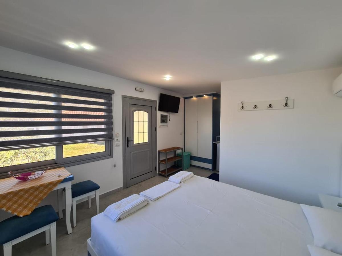 Martini Vacation Home Sarande Exterior photo