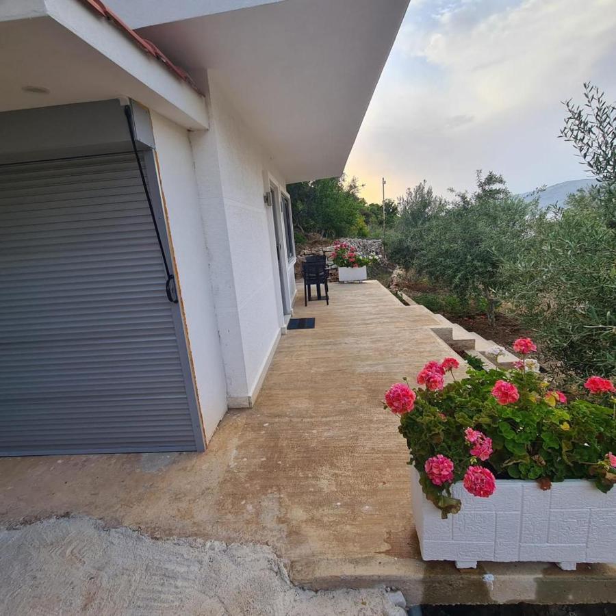 Martini Vacation Home Sarande Exterior photo